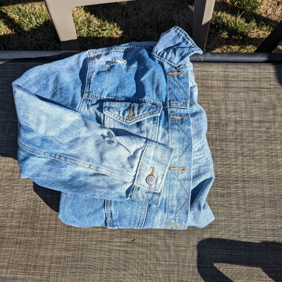 Jean jacket - Picture 3 of 10